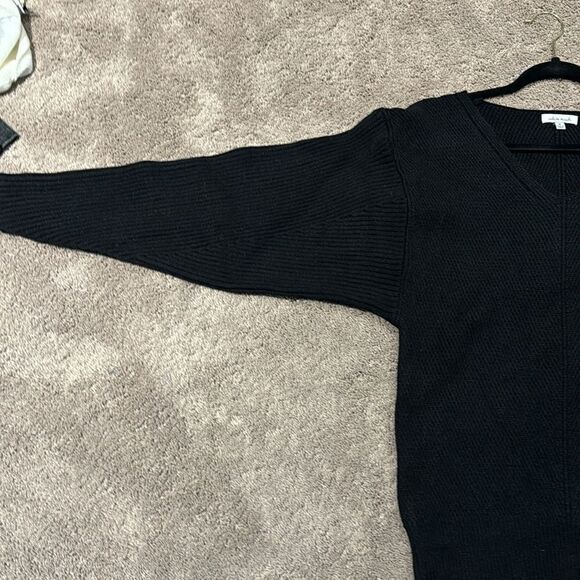 White Birch V neck sweater super soft balloon sleeves size M - Picture 3 of 8